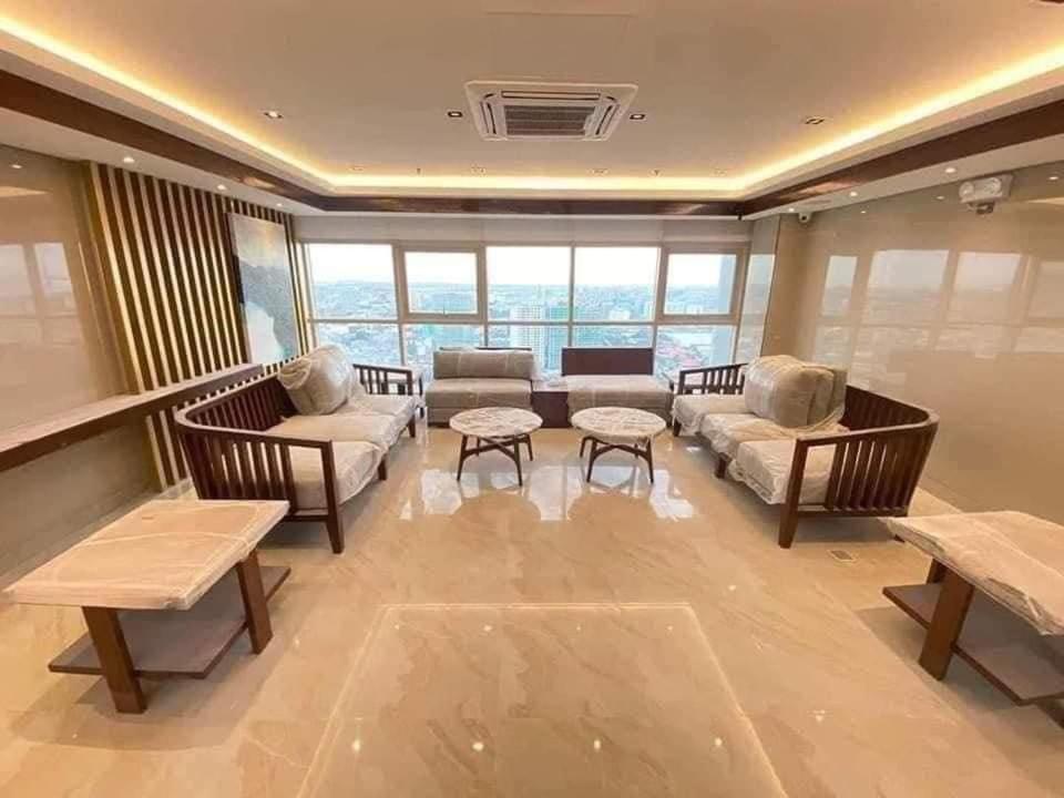 Coast Stay By J 40Th Floor Penthouse มะนิลา ภายนอก รูปภาพ